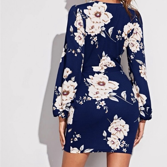 SHEIN Clasi Surplice Neck Lantern Sleeve Self Belted Floral Dress size Large - Picture 2 of 4